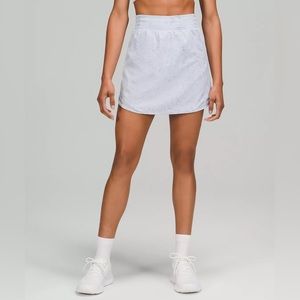 Hotty Hot High-Rise Skirt 
Long

Gravel Dust Pastel Blue